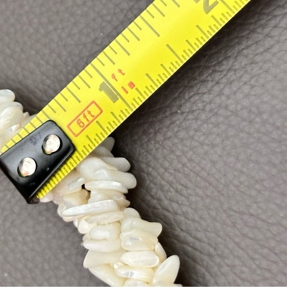 Mother of Pearl Multi Strand Necklace White Twisted Barrel Clasp Choker 0598 R - Picture 8 of 10